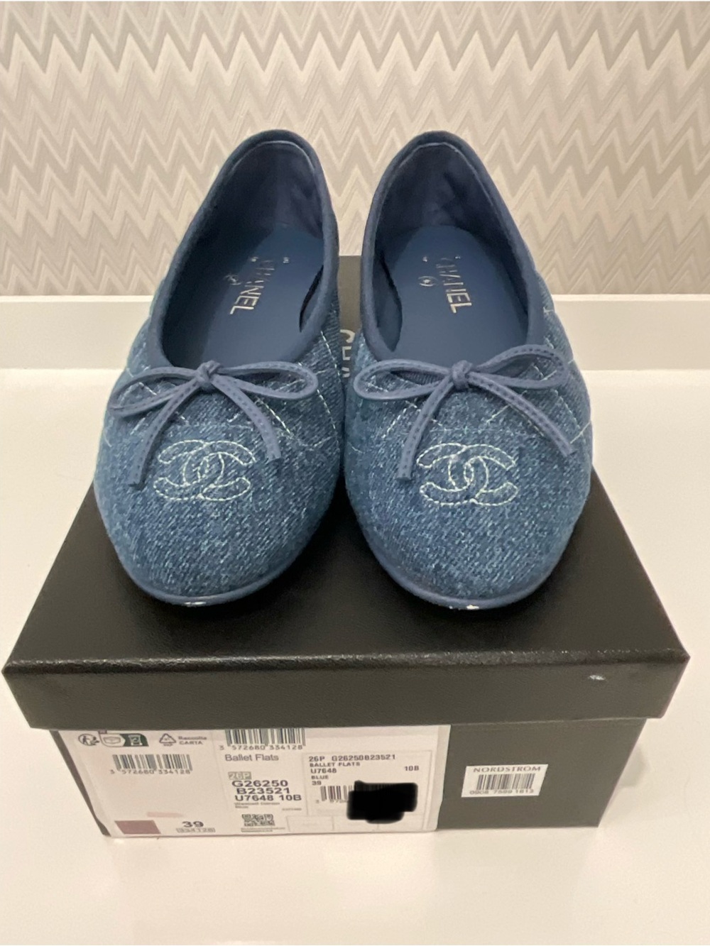 26P BRAND NEW IN BOX CHANEL Denim Sandals (39)